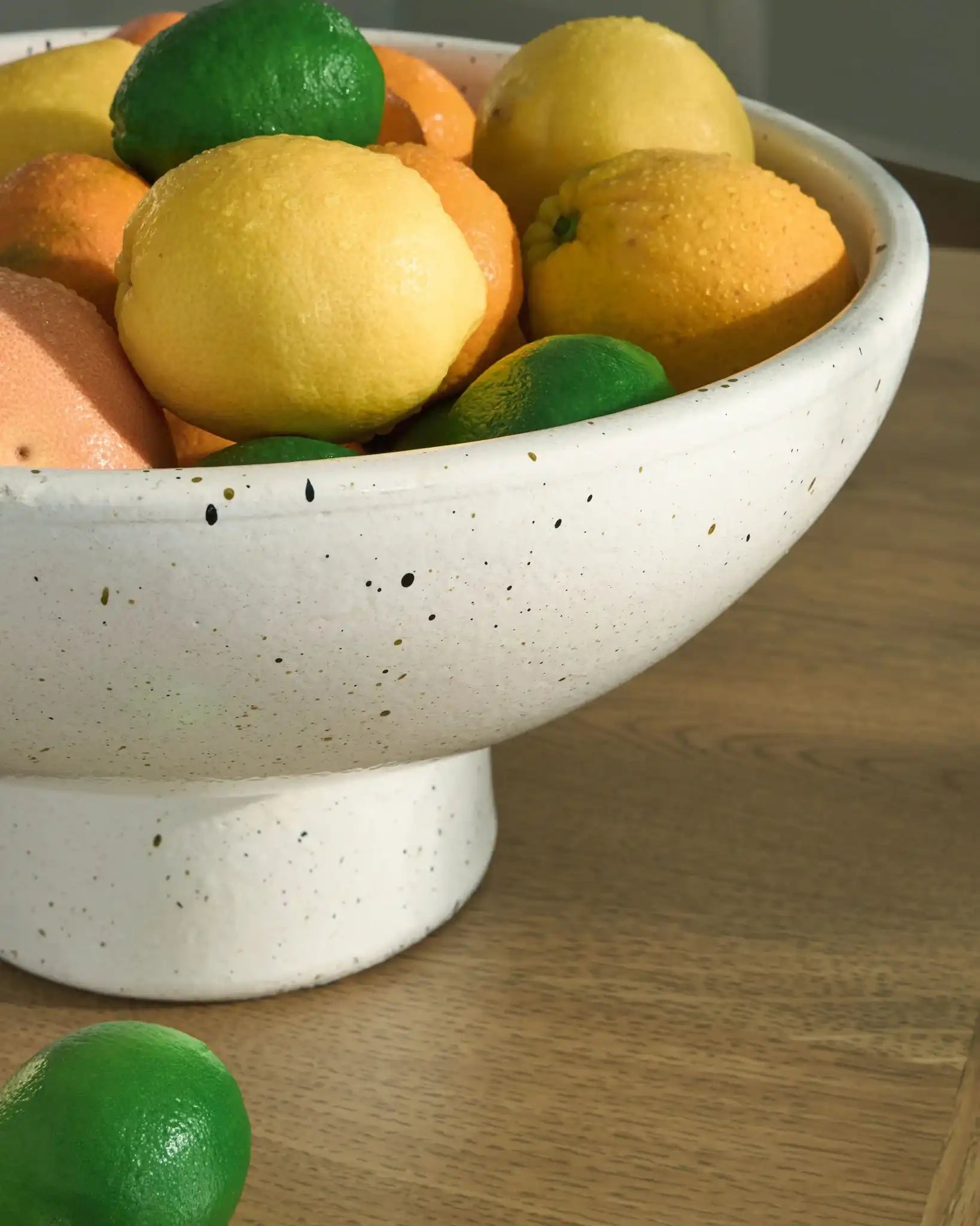 Dallinworth - Bowl - White / Black - Best Buy Furniture