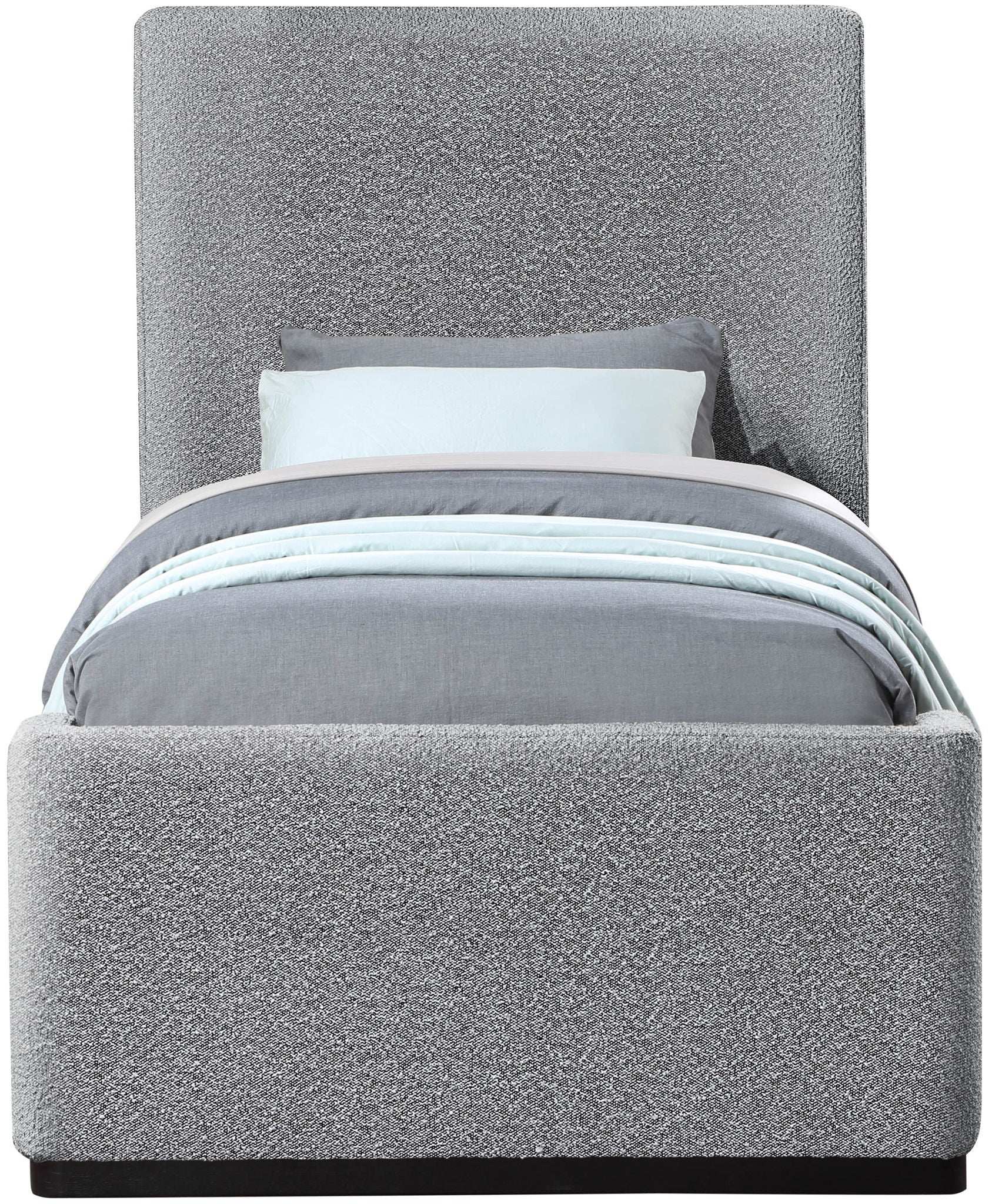 Oliver - Bed