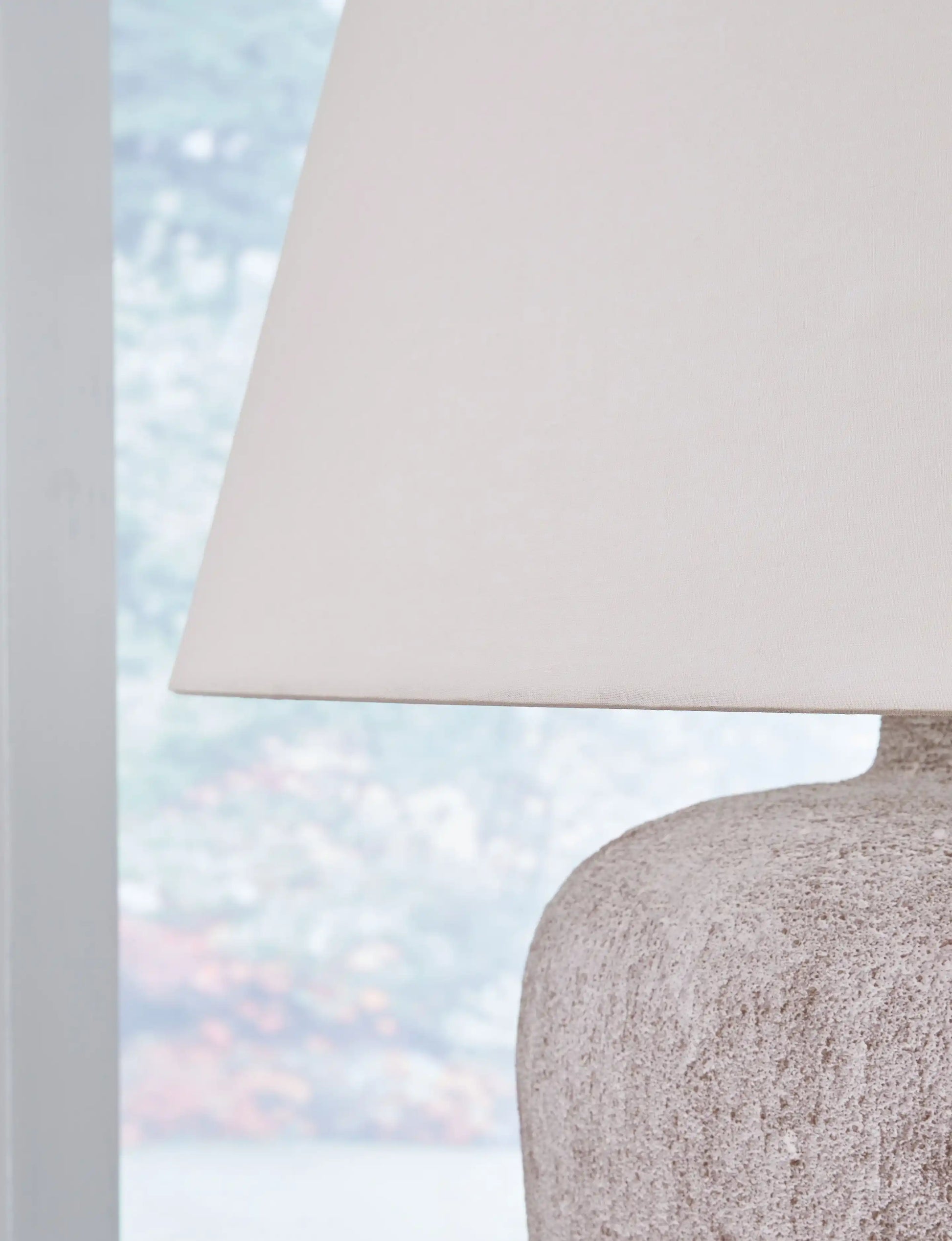 Danry - Metal Table Lamp - Distressed Cream - Best Buy Furniture