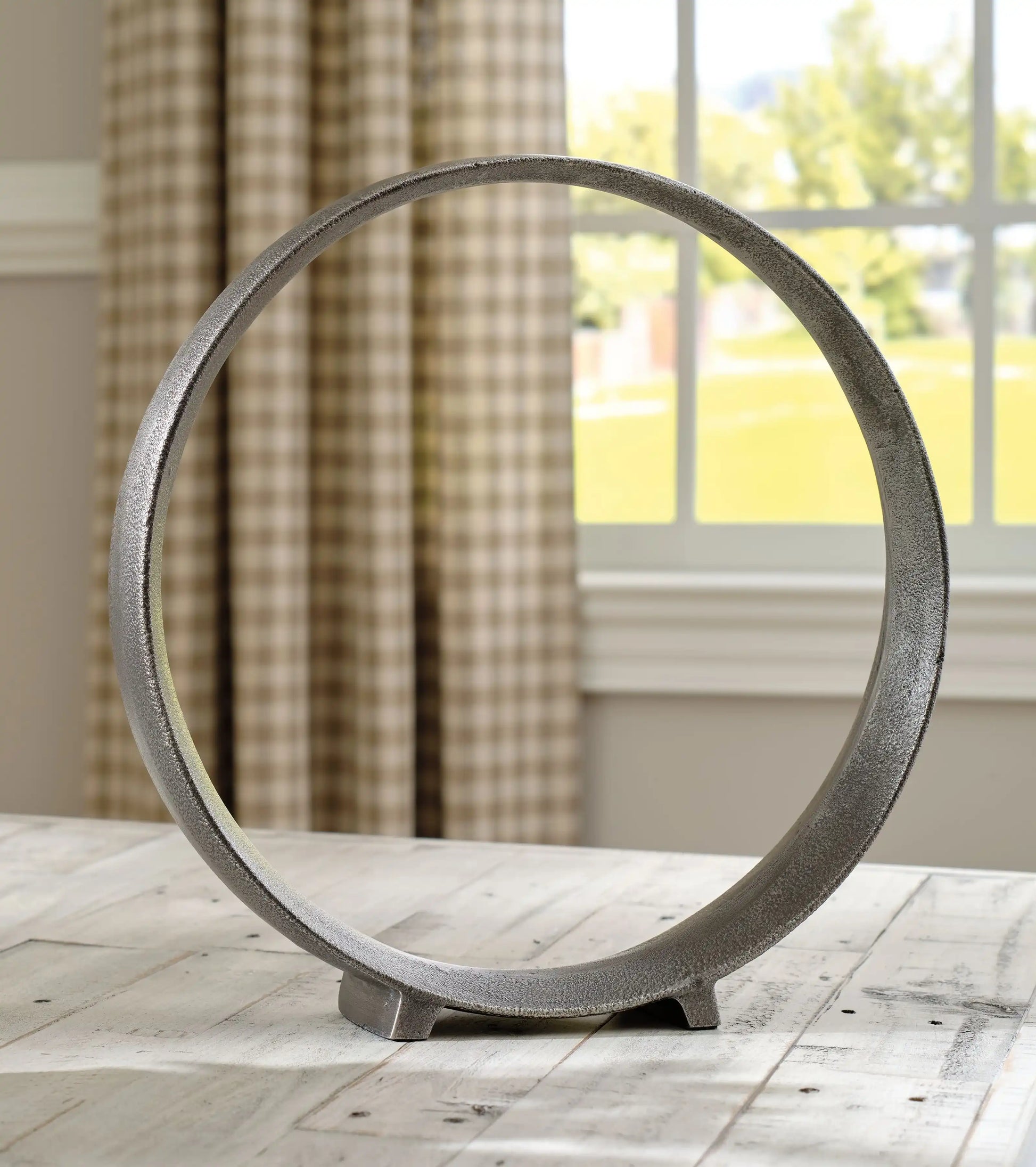 Ryandale - Sculpture - Best Buy Furniture