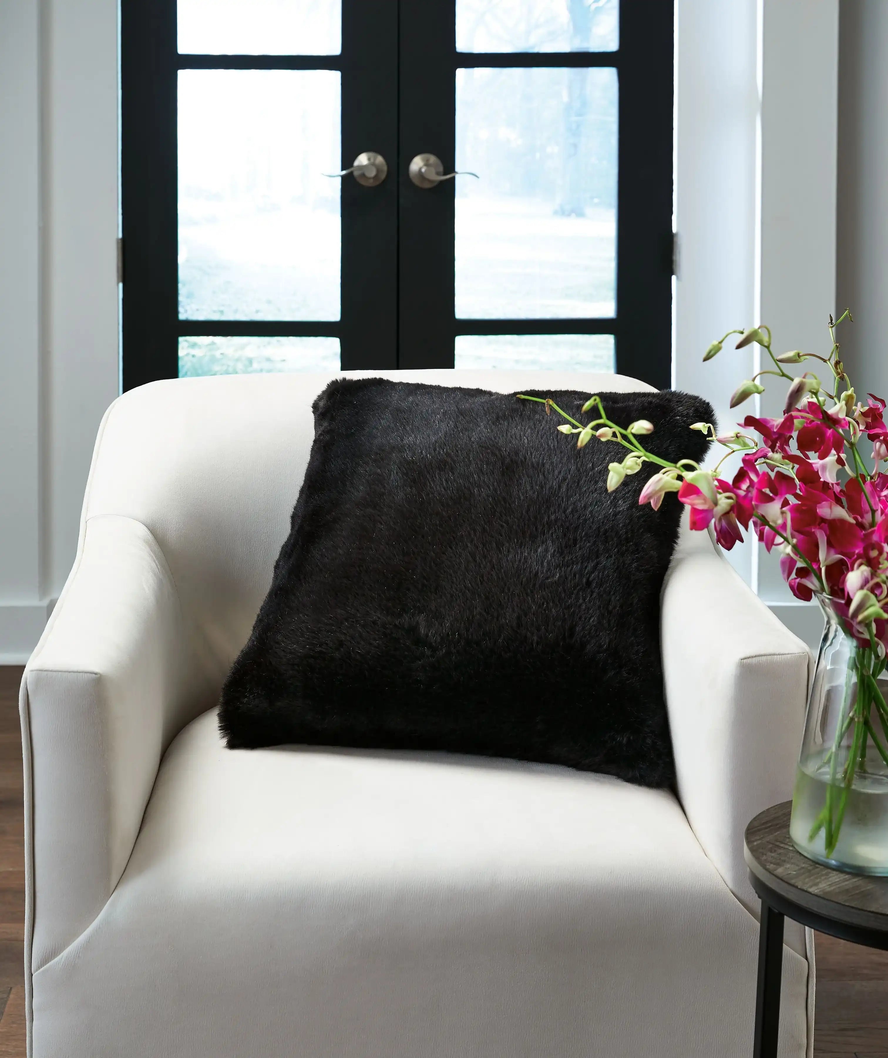 Gariland - Faux Fur Pillow - Best Buy Furniture