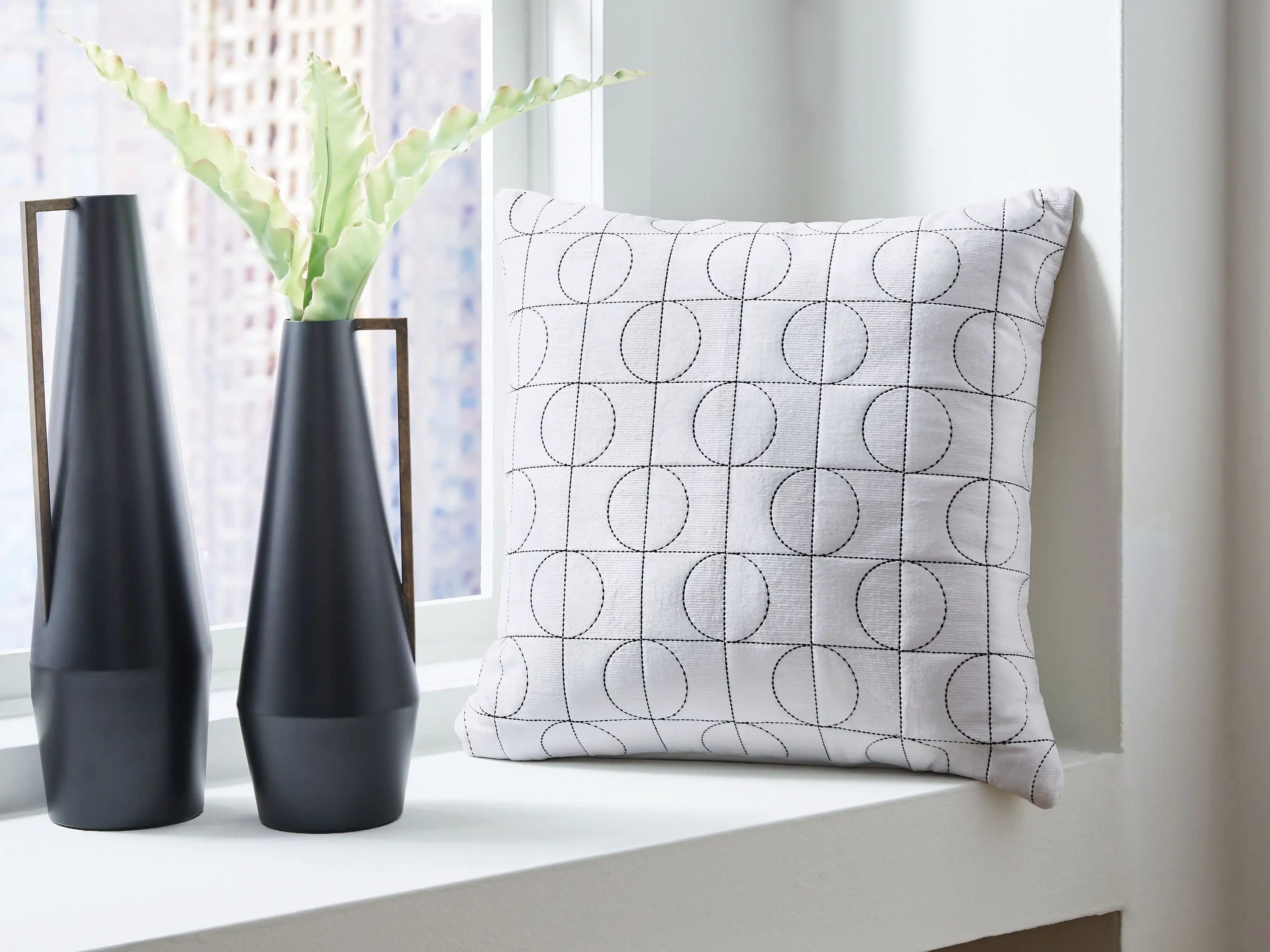 Kydner - Pillow - Best Buy Furniture
