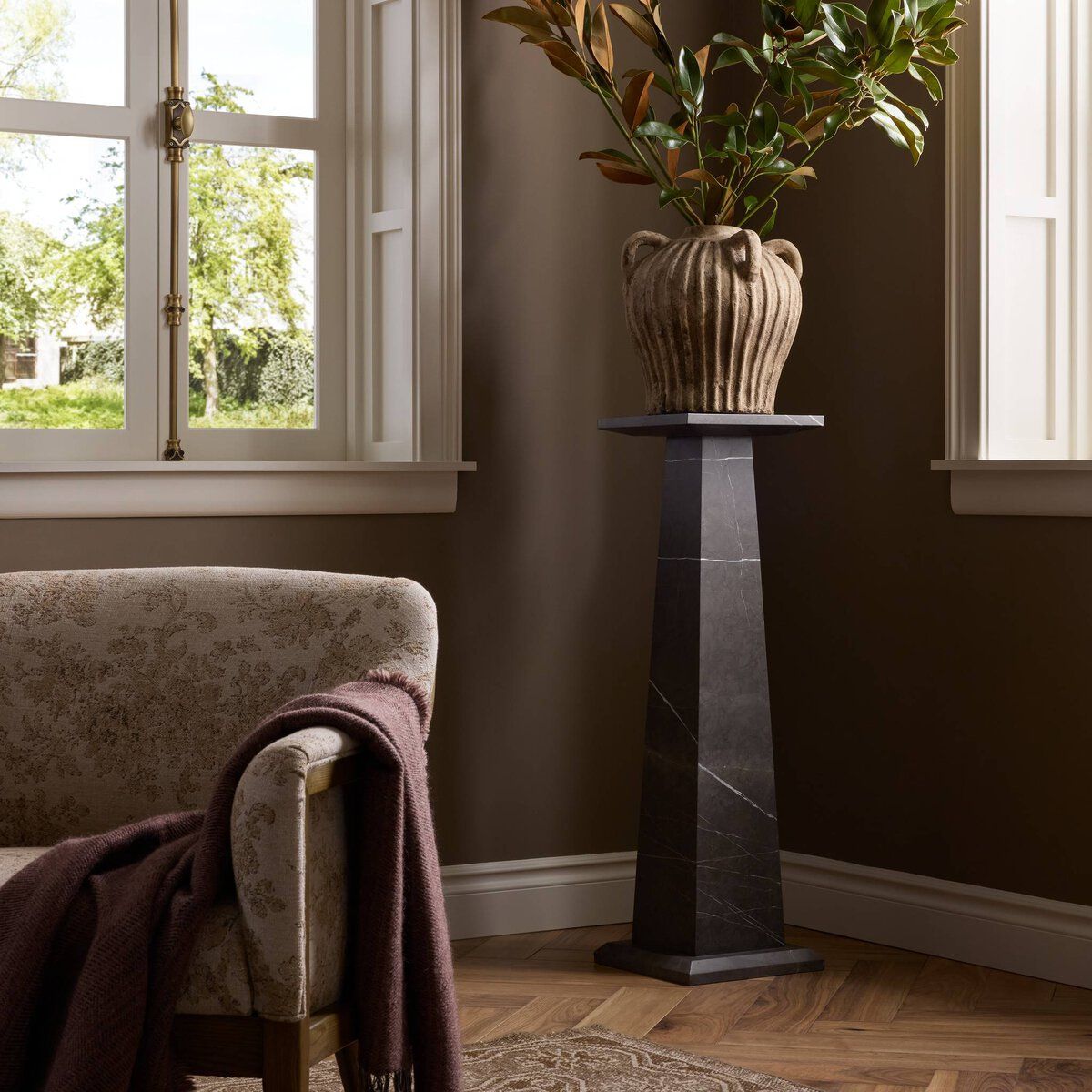 Ellric Pedestal
