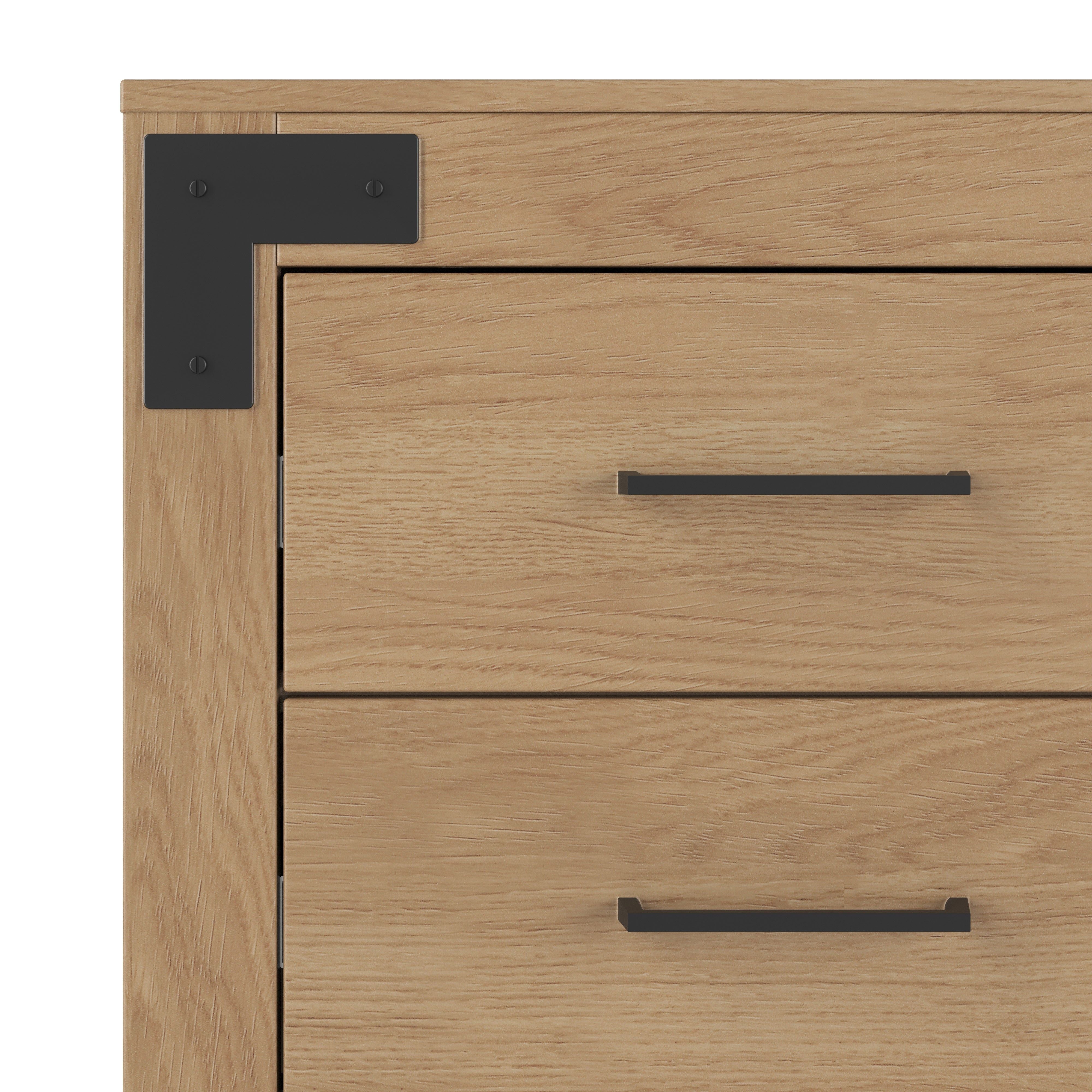 Lucas Dresser, Nutmeg