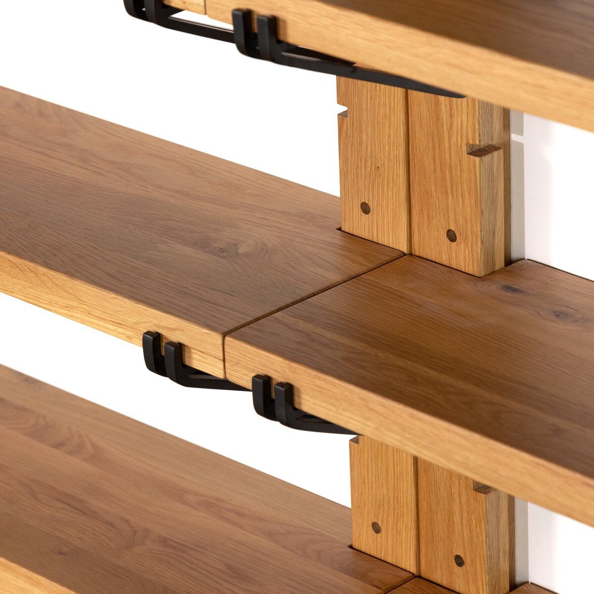 Pivott Shelf