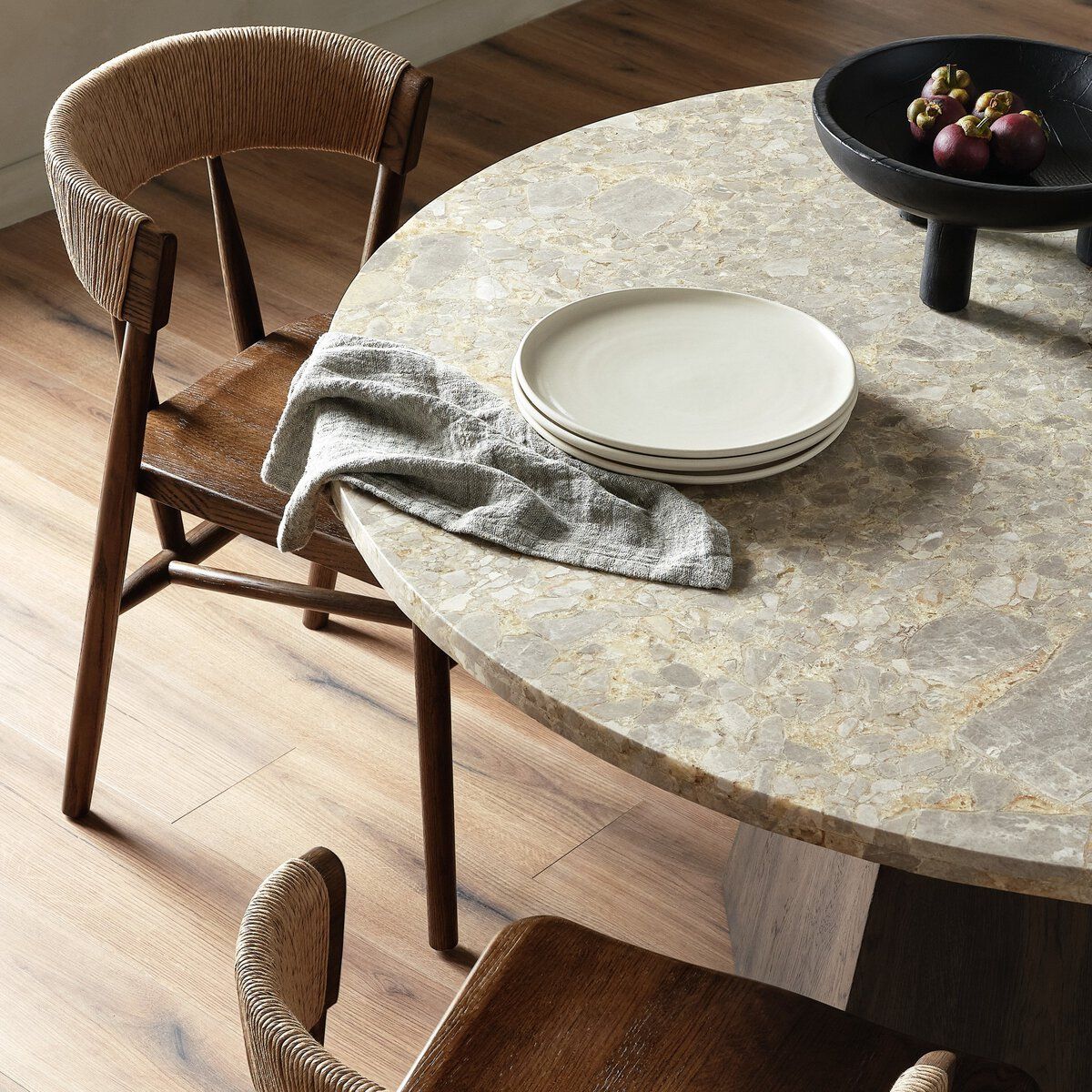 Brisa Round Dining Table 55"