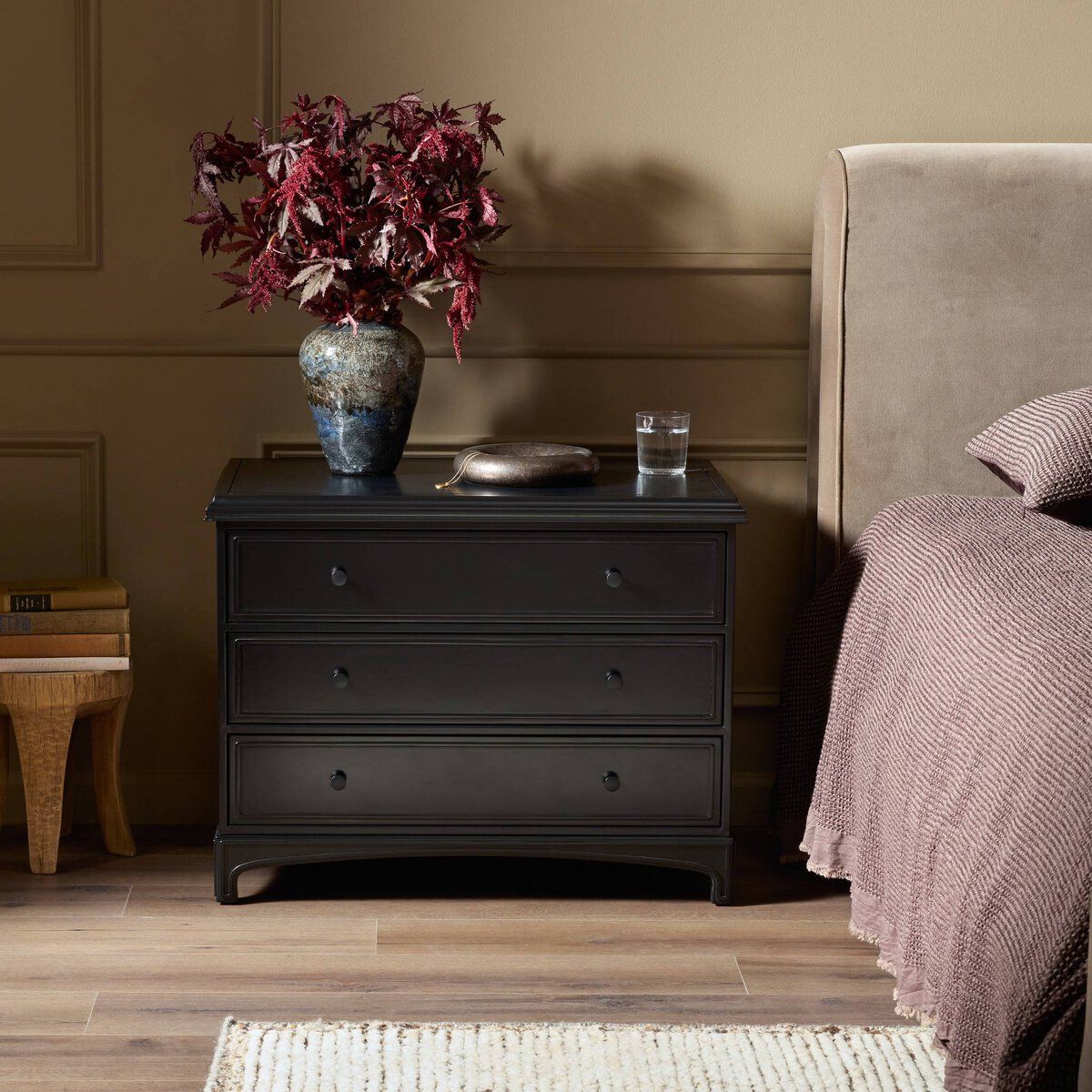 Kurk Nightstand