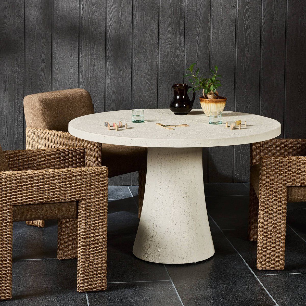 Varda Outdoor Dining Table 48"