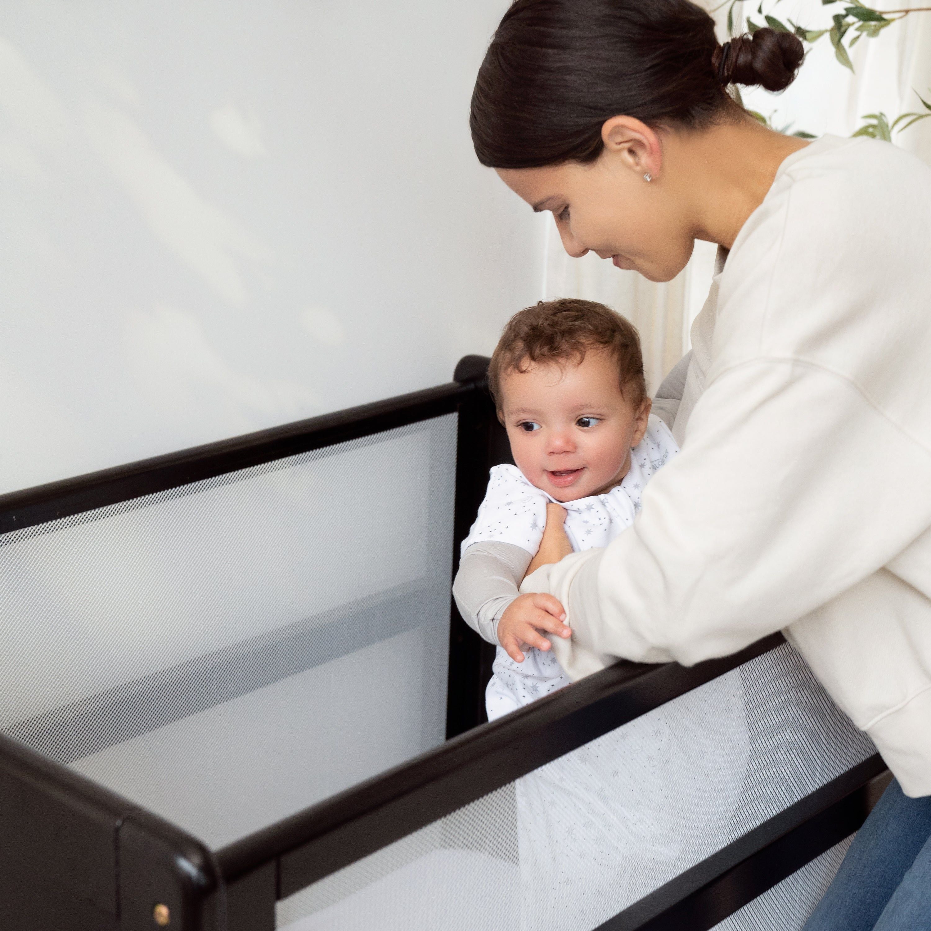 Mini Breathable Mesh Crib