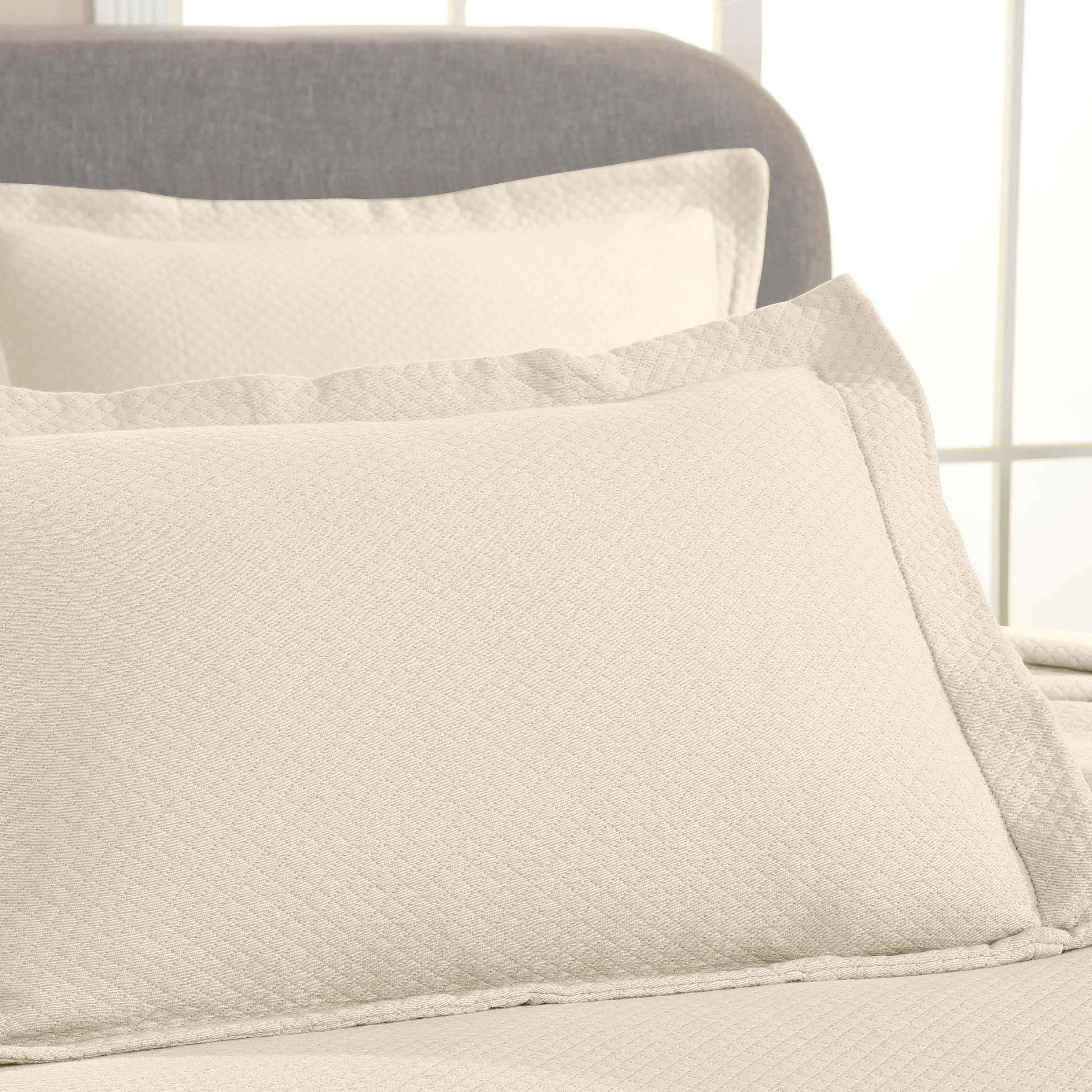 Solitaire Jacquard Matelassé Cotton Diamond Solitaire Bedspread Set - Bedspread by Superior Brand