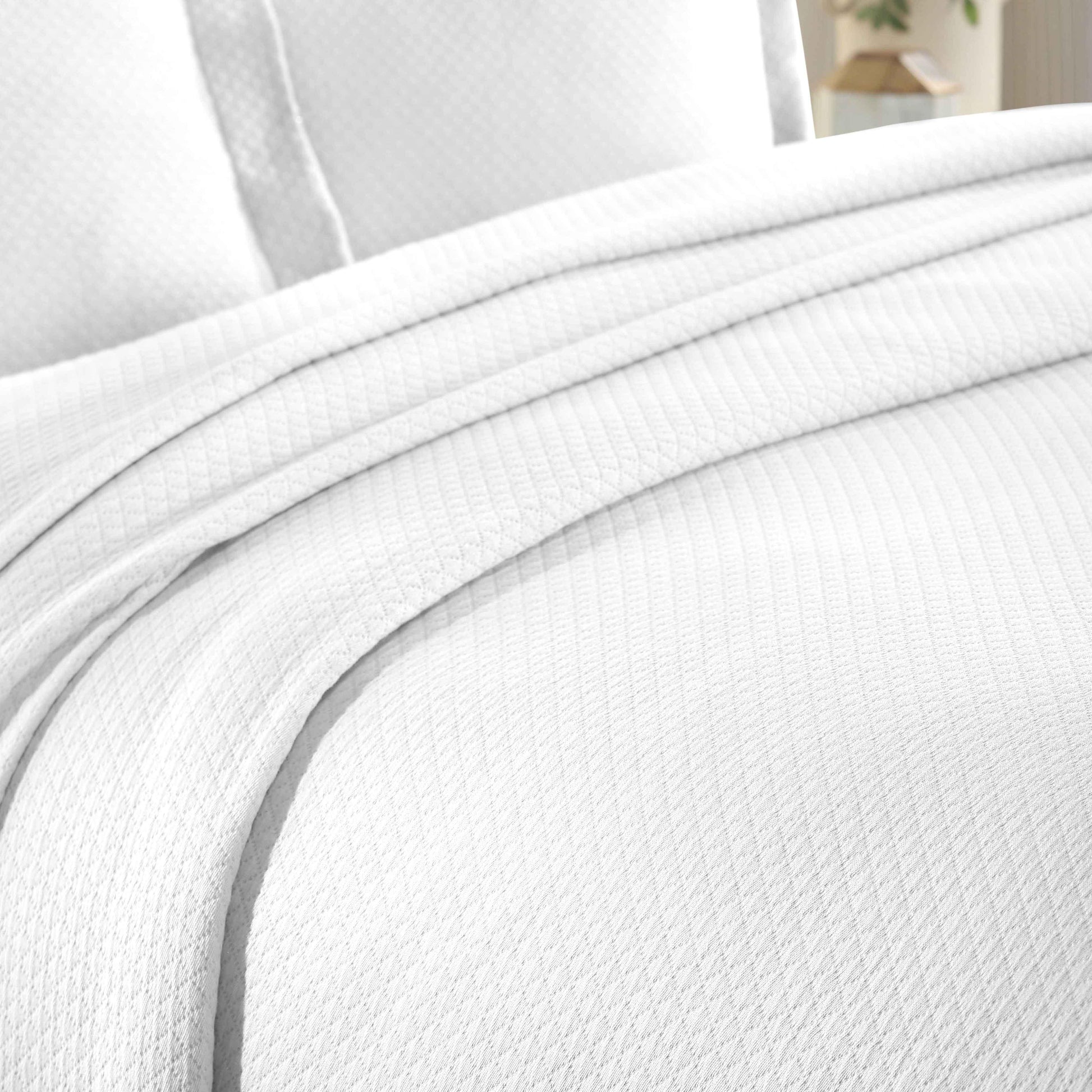 Solitaire Jacquard Matelassé Cotton Diamond Solitaire Bedspread Set - Bedspread by Superior Brand